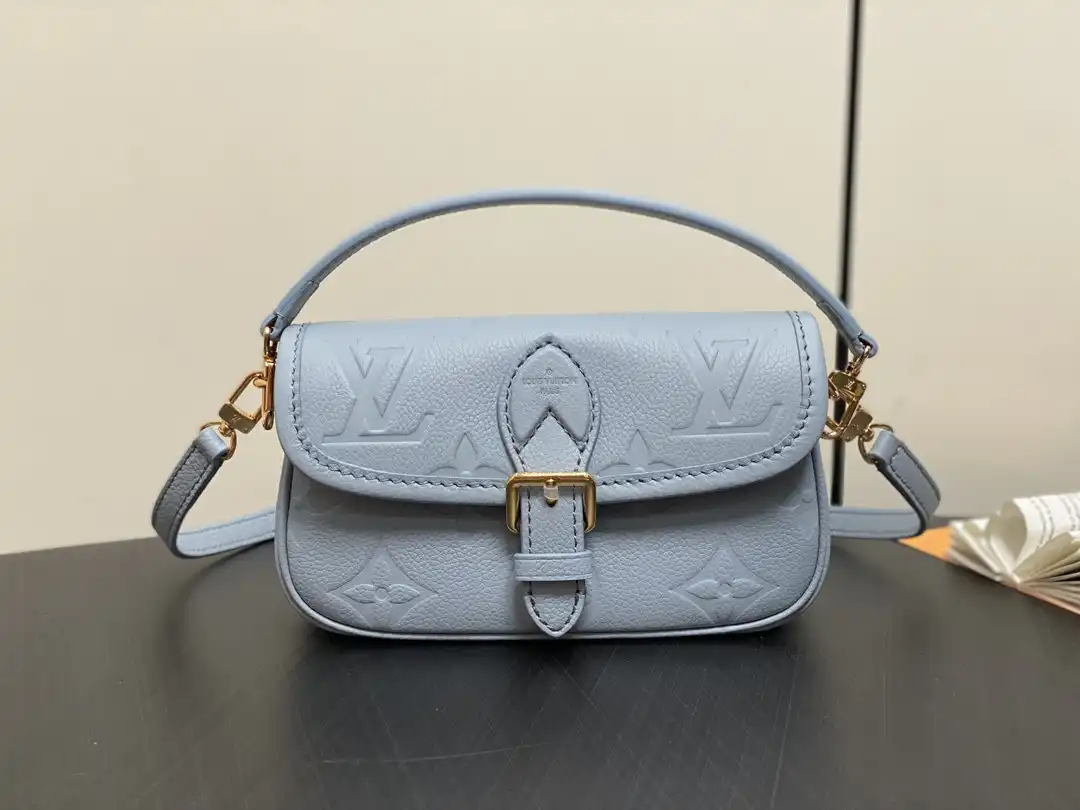 Frstbag ru LOUIS VUITTON Nano Diane-19*10.5*6 CM