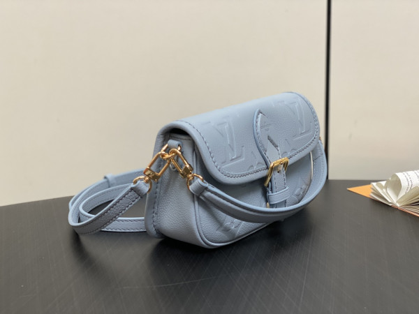 HOT SALE LOUIS VUITTON Nano Diane-19*10.5*6 CM