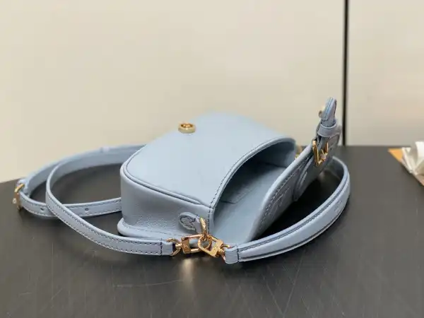 Aaa replica ru LOUIS VUITTON Nano Diane-19*10.5*6 CM