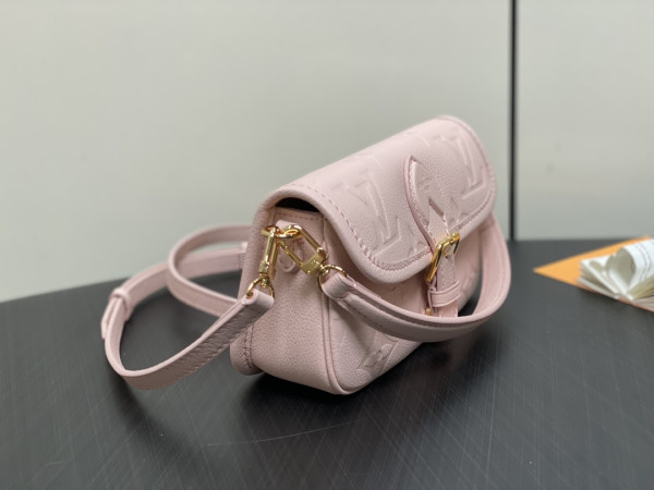 HOT SALE LOUIS VUITTON Nano Diane-19*10.5*6 CM