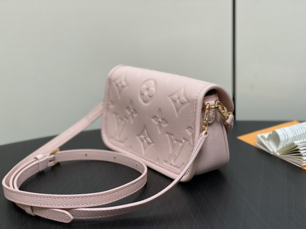 HOT SALE LOUIS VUITTON Nano Diane-19*10.5*6 CM