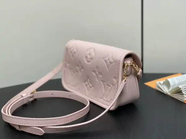 First Bag Ru LOUIS VUITTON Nano Diane-19*10.5*6 CM