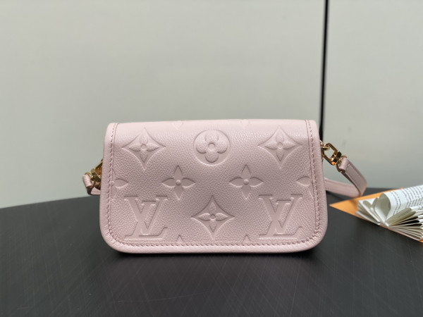 HOT SALE LOUIS VUITTON Nano Diane-19*10.5*6 CM