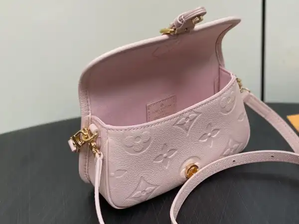 Aaa replica ru LOUIS VUITTON Nano Diane-19*10.5*6 CM