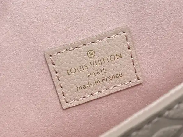 LOUIS VUITTON Nano Diane-19*10.5*6 CM