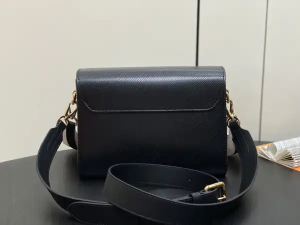 LOUIS VUITTON TWIST MM-23*17*9.5CM