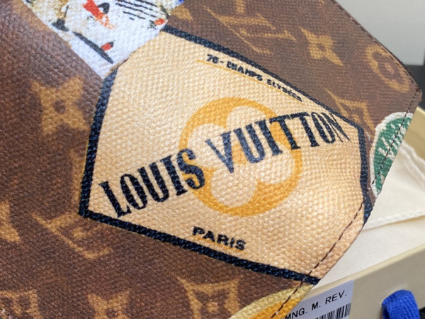 LOUIS VUITTON Lisa Wallet - 9*11.5*1.5CM