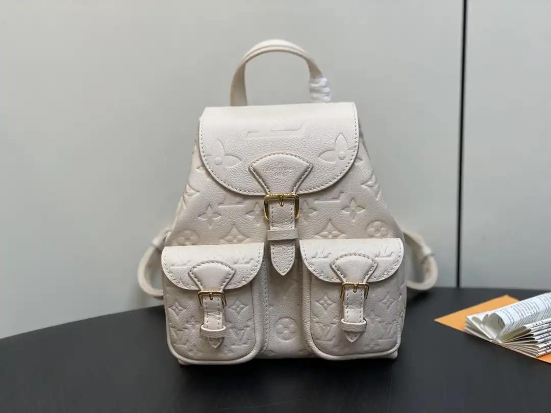 First bag ru LOUIS VUITTON Backup Ys-20*22*14CM