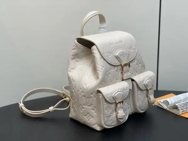 First bag ru LOUIS VUITTON Backup Ys-20*22*14CM