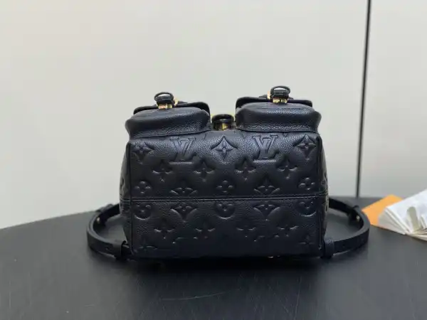 LOUIS VUITTON Backup Ys-20*22*14CM