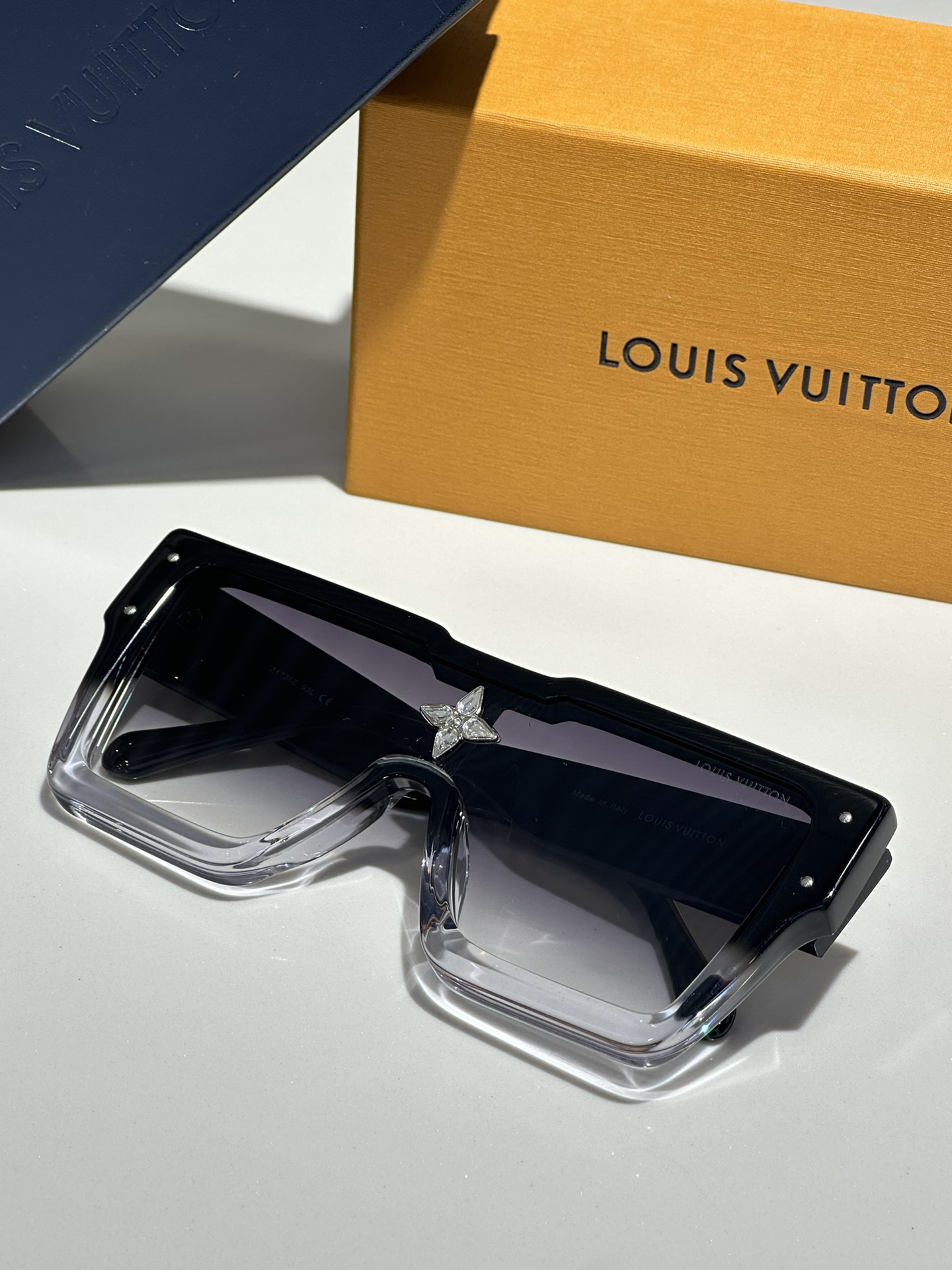 HOT SALE LOUVIS VUITTON SUNGLASSES