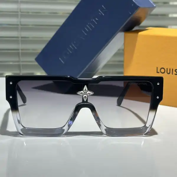 LOUVIS VUITTON SUNGLASSES