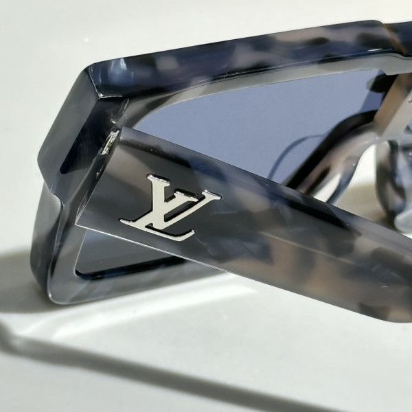 HOT SALE LOUVIS VUITTON SUNGLASSES