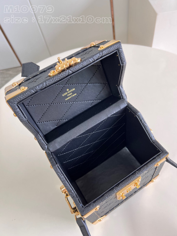 HOT SALE LOUIS VUITTON Camera Box Monogram Canvas