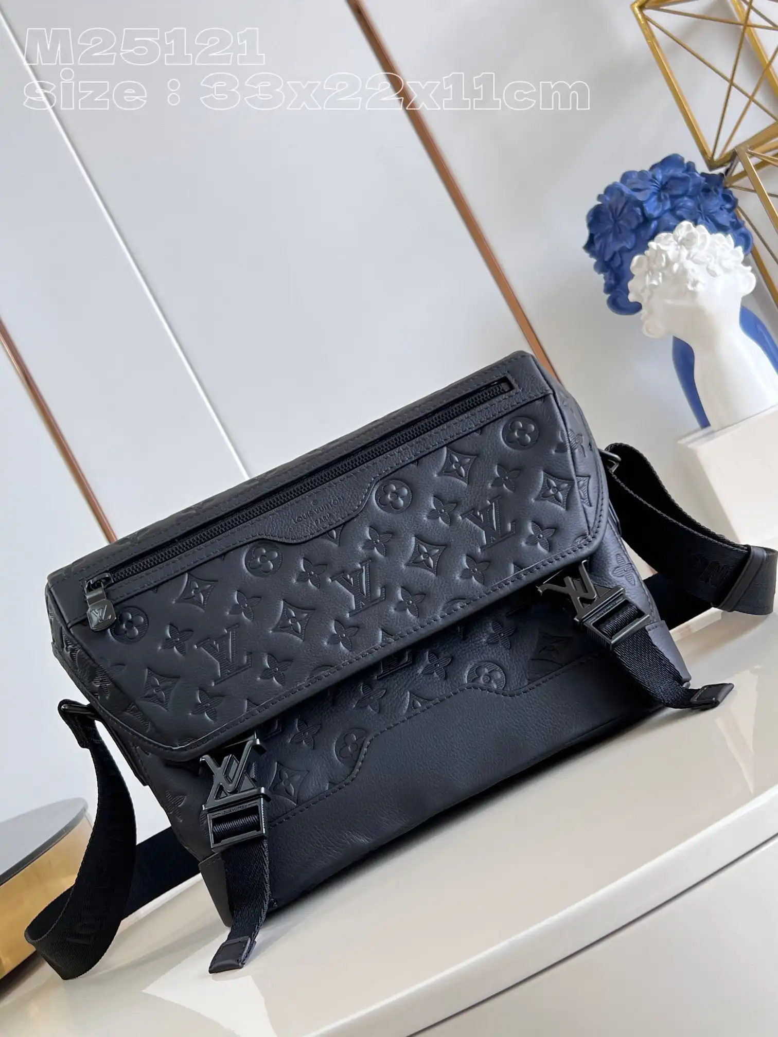 LOUIS VUITTON Messenger Voyager PM-33*22.5*11CM