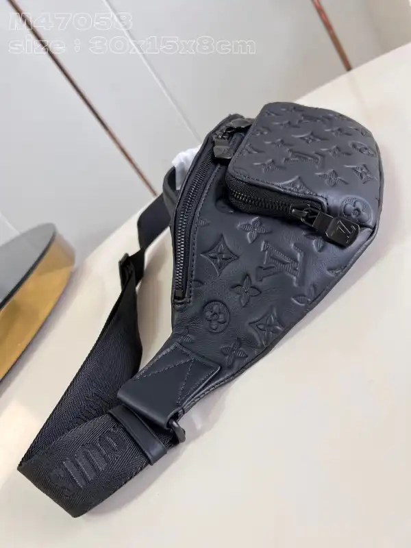 LOUIS VUITTON Rush Bumbag-30*15*8CM