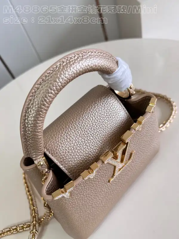 First bag ru LOUIS VUITTON CAPUCINES MINI-21*14*8CM