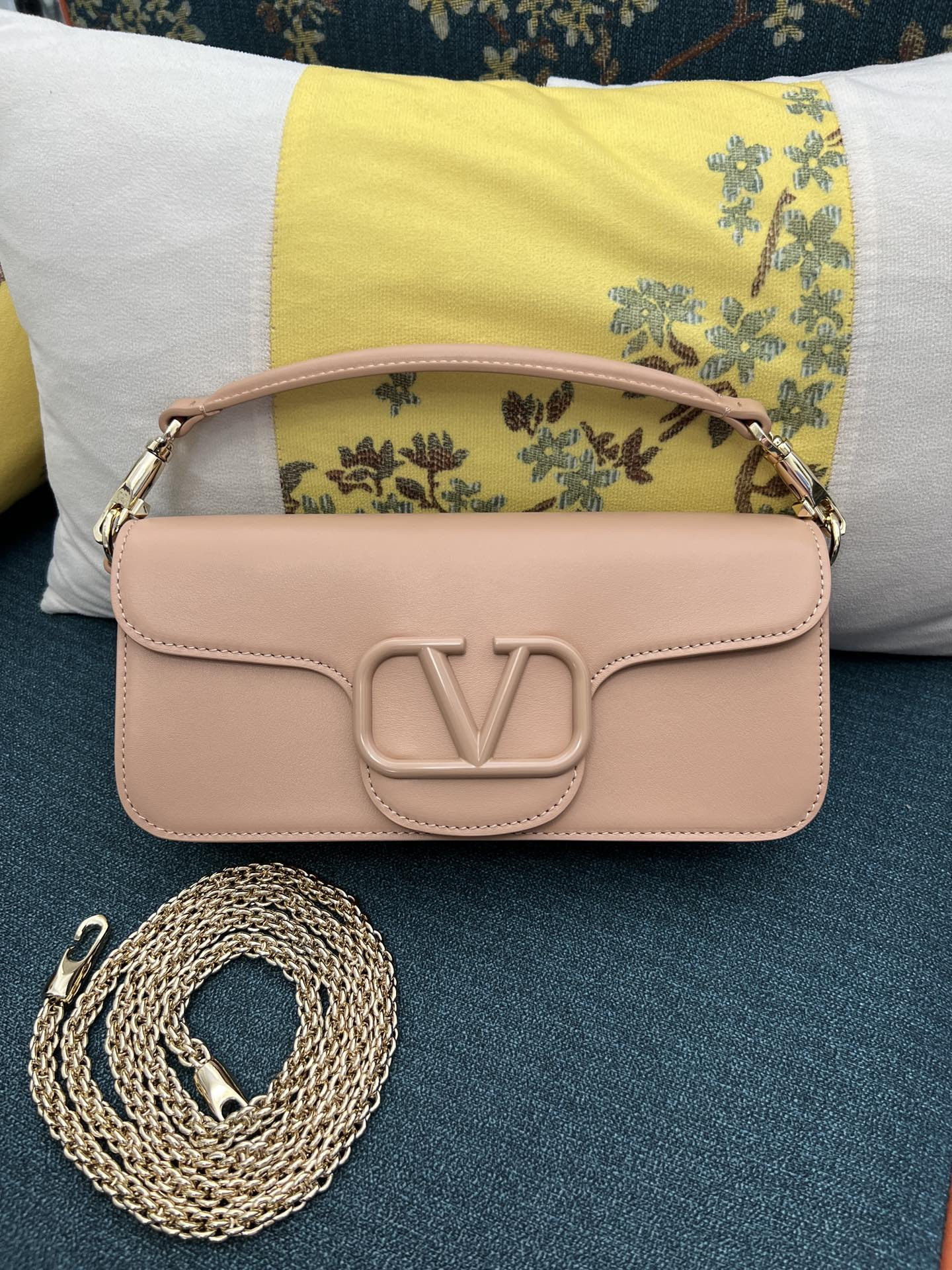 HOT SALE VALENTINO LOCÒ CALFSKIN SHOULDER BAG