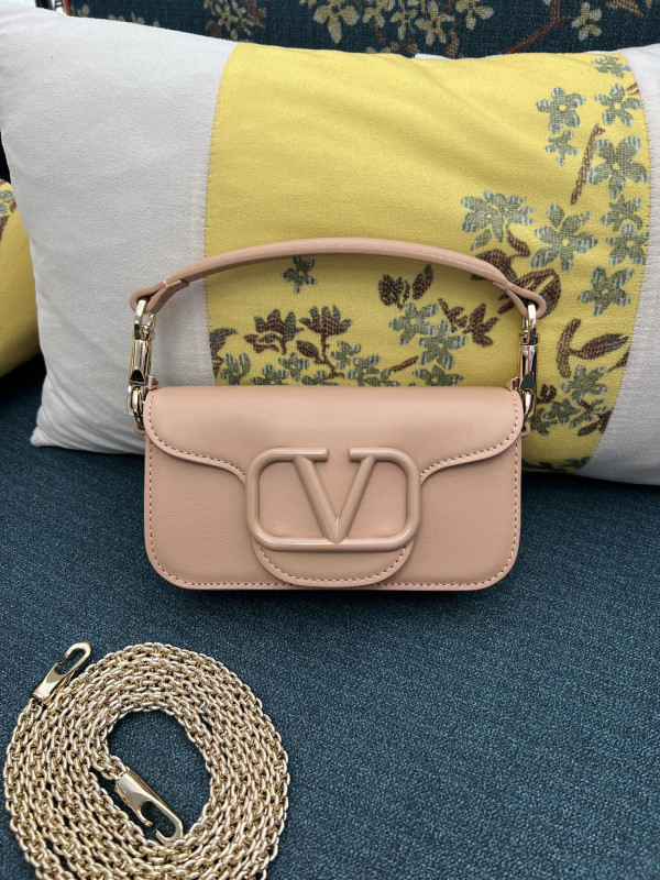 HOT SALE VALENTINO LOCÒ SMALL SHOULDER BAG IN CALFSKIN