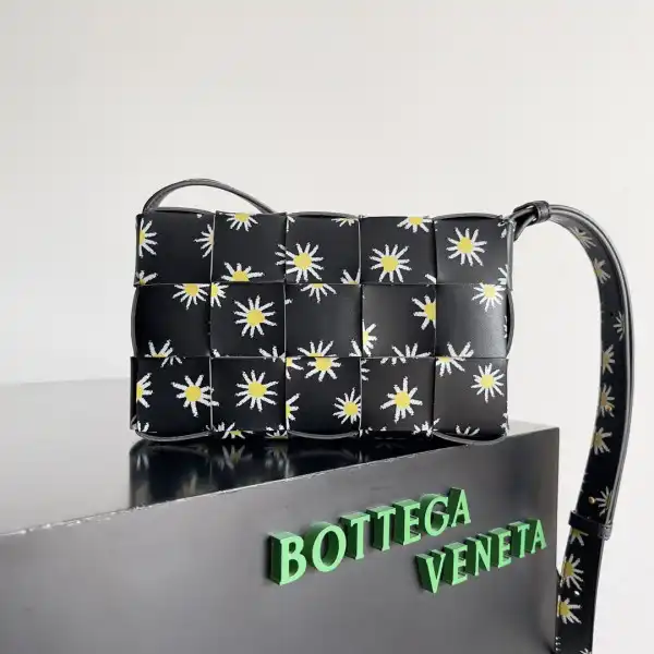 Bagsoffer yupoo BOTTEGA VENETA CASSETTE-23*15*5cm