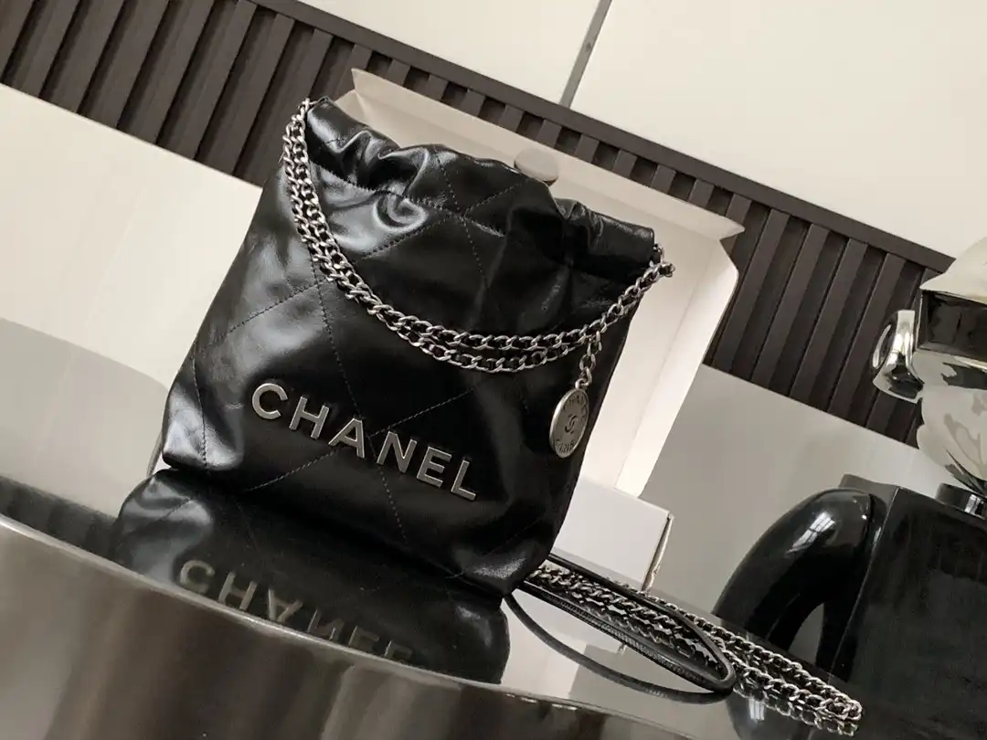 CHANEL 22 MINI HANDBAG -23*18.5*6CM