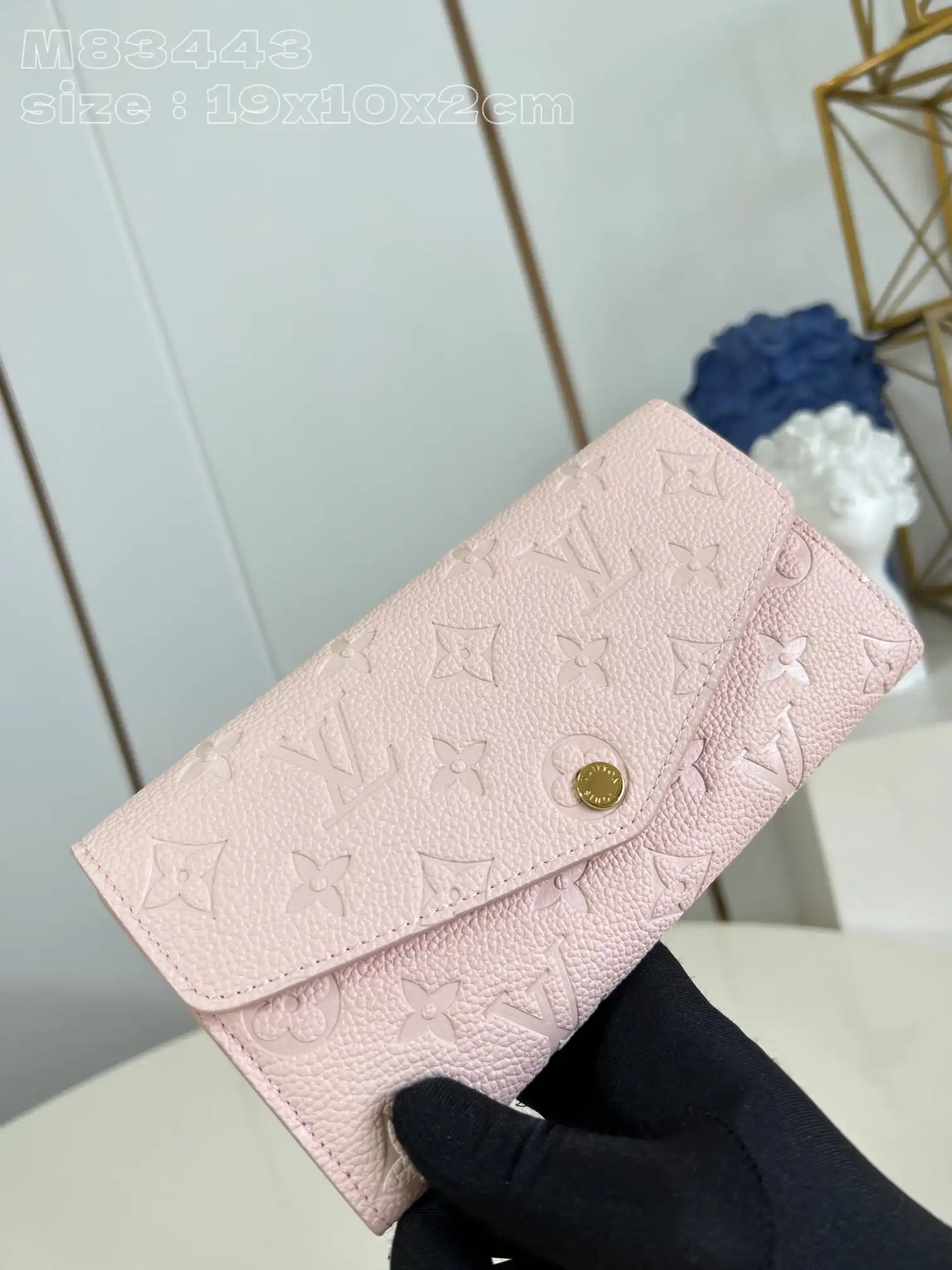 First bag ru Louis Vuitton SARAH WALLET-19*10.5*2cm