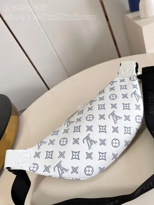 LOUIS VUITTON Rush Bumbag-30*15*8CM