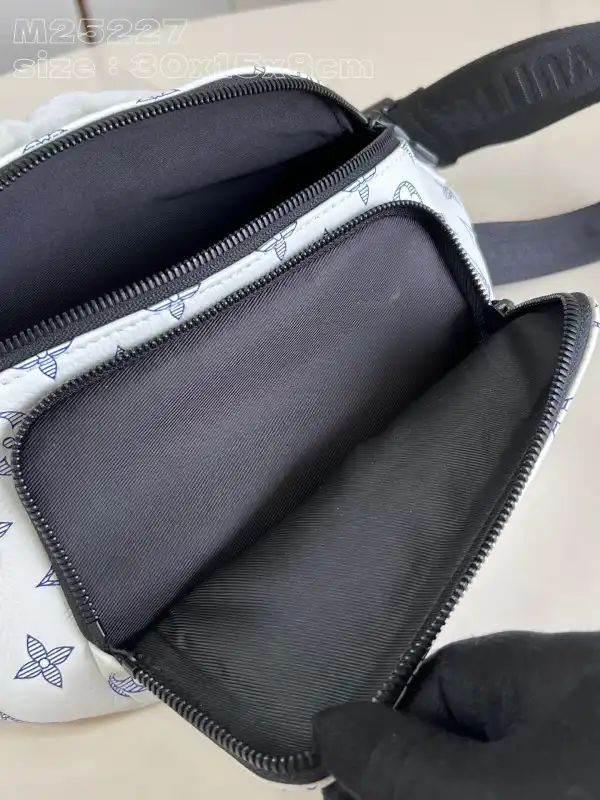 LOUIS VUITTON Rush Bumbag-30*15*8CM