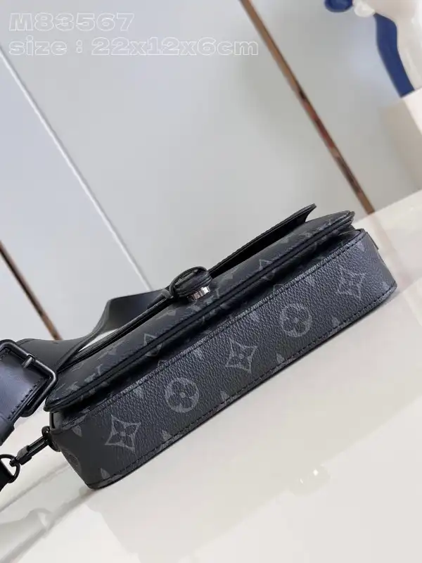 Frstbag ru LOUIS VUITTON Montsouris Wearable Wallet