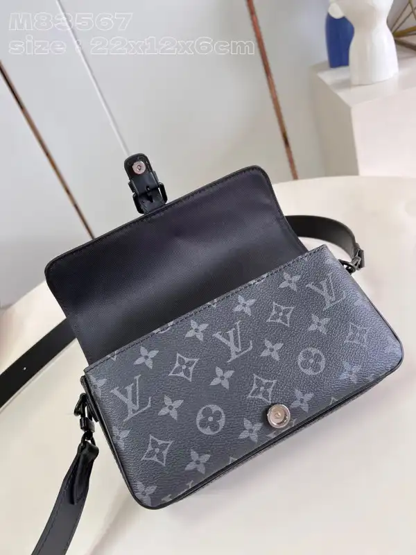 LOUIS VUITTON Montsouris Wearable Wallet