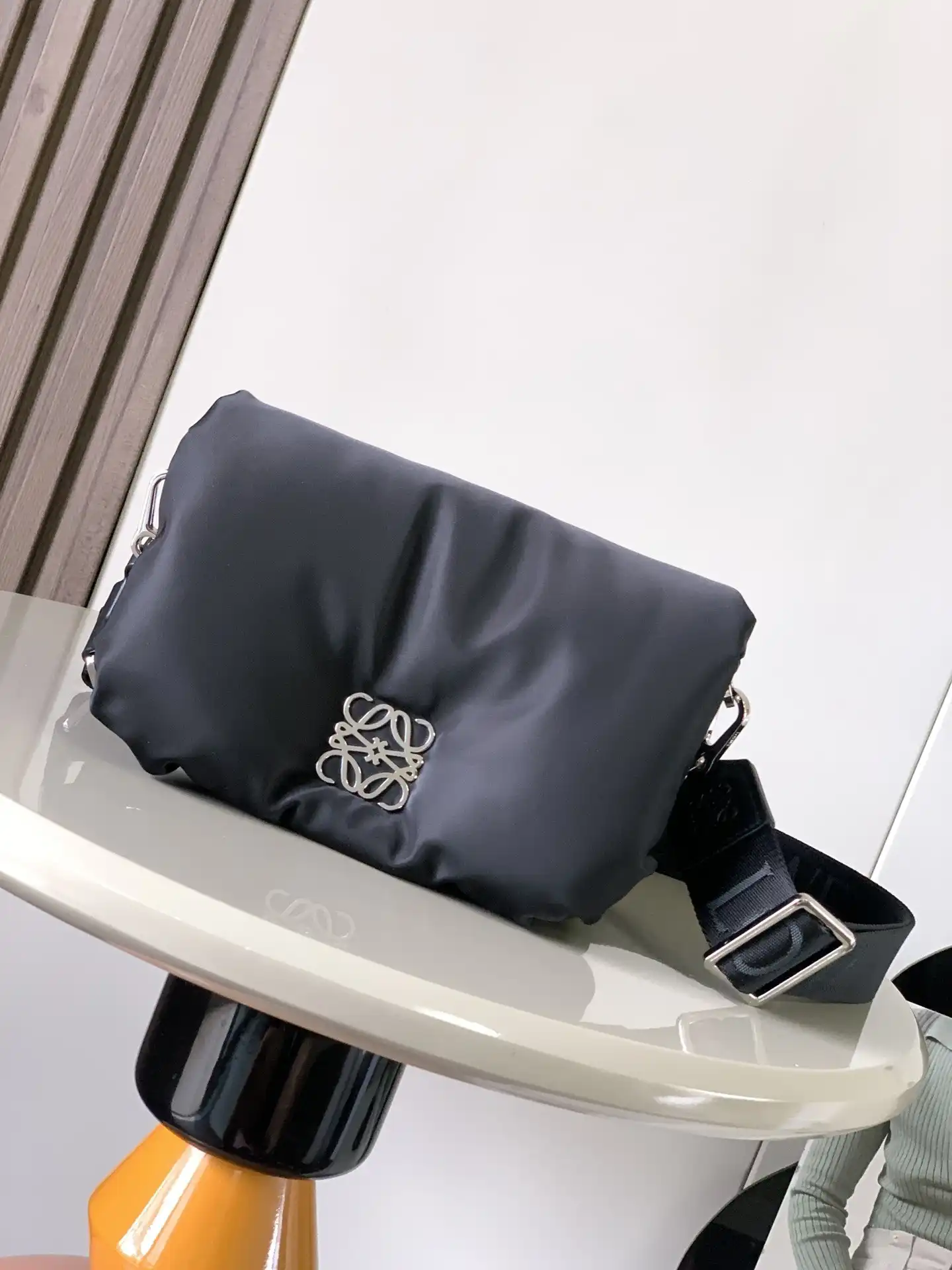 Lowee Goya Puffer leather shoulder bag-20*13*6CM