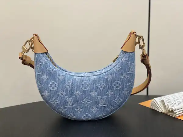 First bag ru LOUIS VUITTON LOOP-23*13*6CM