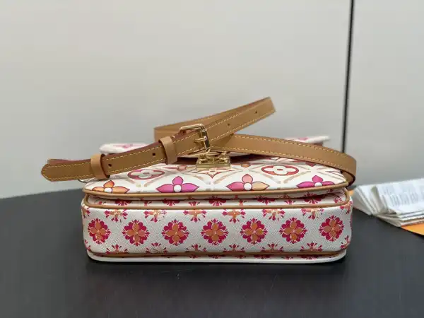 Frstbag ru LOUIS VUITTON POCHETTE METIS-25*19*7cm