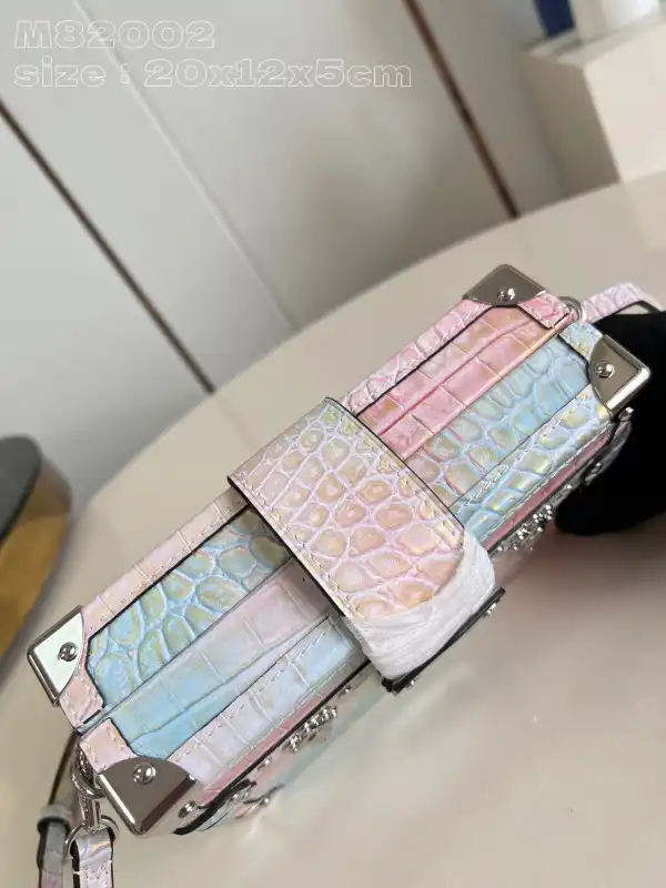 LOUIS VUITTON PETITE MALLE