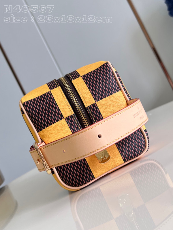 HOT SALE LOUIS VUITTON LOCKER DOPP KIT bag-23*13*12CM