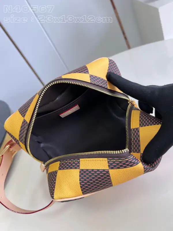 Aaa replica ru LOUIS VUITTON LOCKER DOPP KIT bag-23*13*12CM