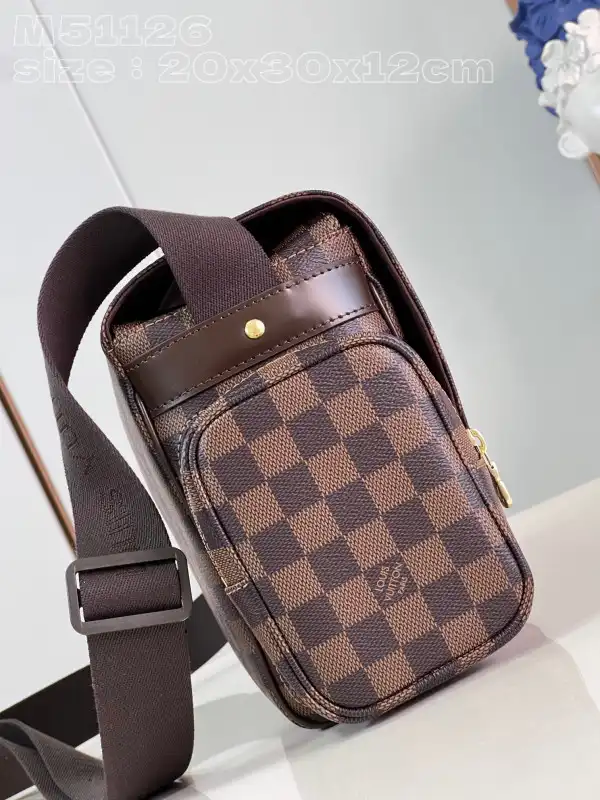 Affordable LOUIS VUITTON camera bag-20*30*12CM