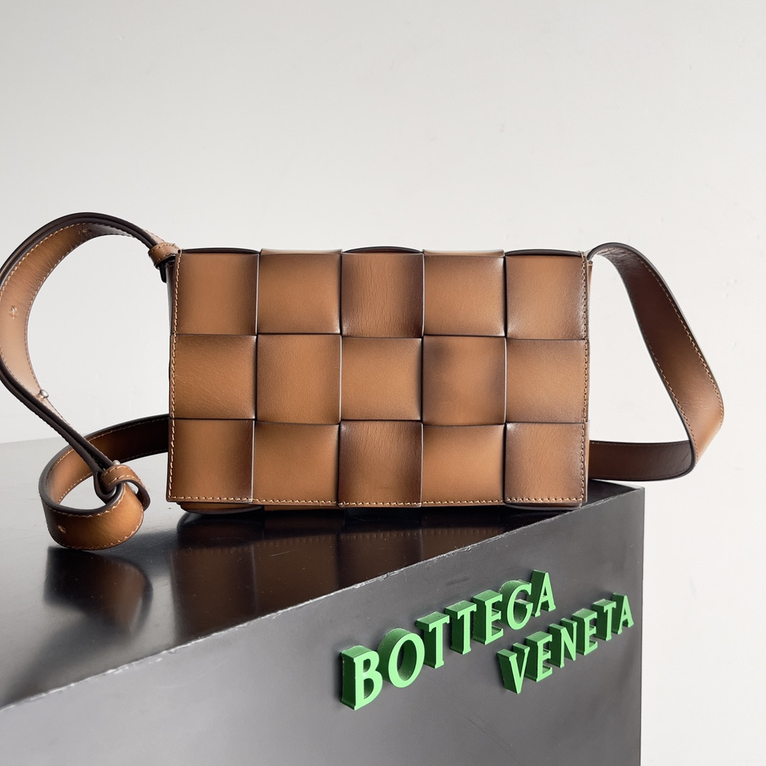 HOT SALE BOTTEGA VENETA CASSETTE-23*15*6cm