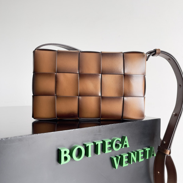 HOT SALE BOTTEGA VENETA CASSETTE-23*15*6cm