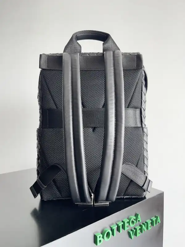 BOTTEGA VENETA Intrecciato Backpack-38*26*15cm