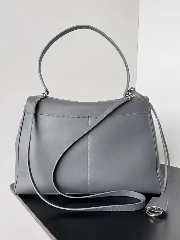 First bag ru BALENCIAGA RODEO-39.8*29.9*12.9CM