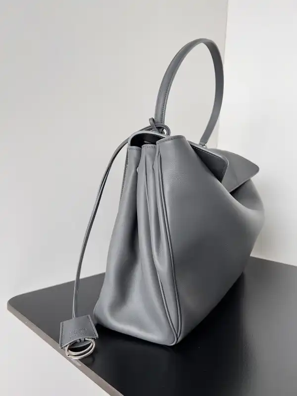 First bag ru BALENCIAGA RODEO-39.8*29.9*12.9CM