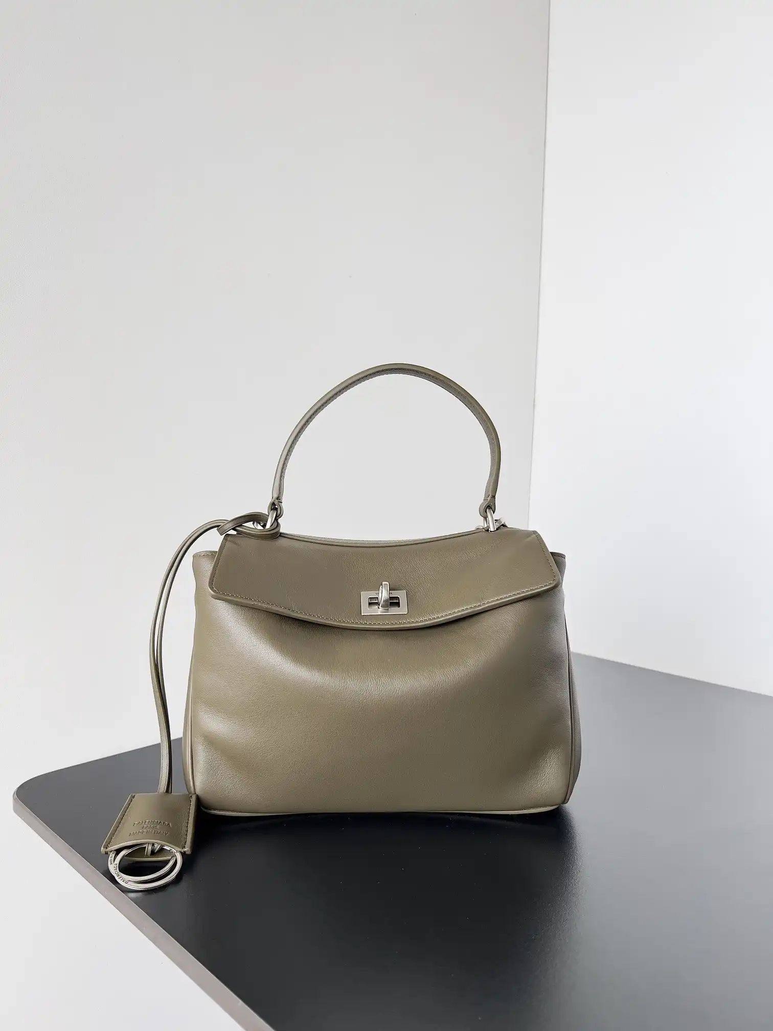 Frstbag ru BALENCIAGA RODEO-22.8*9.9*8.3CM