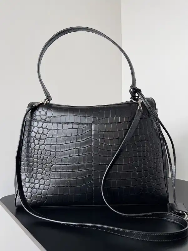 First bag ru BALENCIAGA RODEO-39.8*29.9*12.9CM