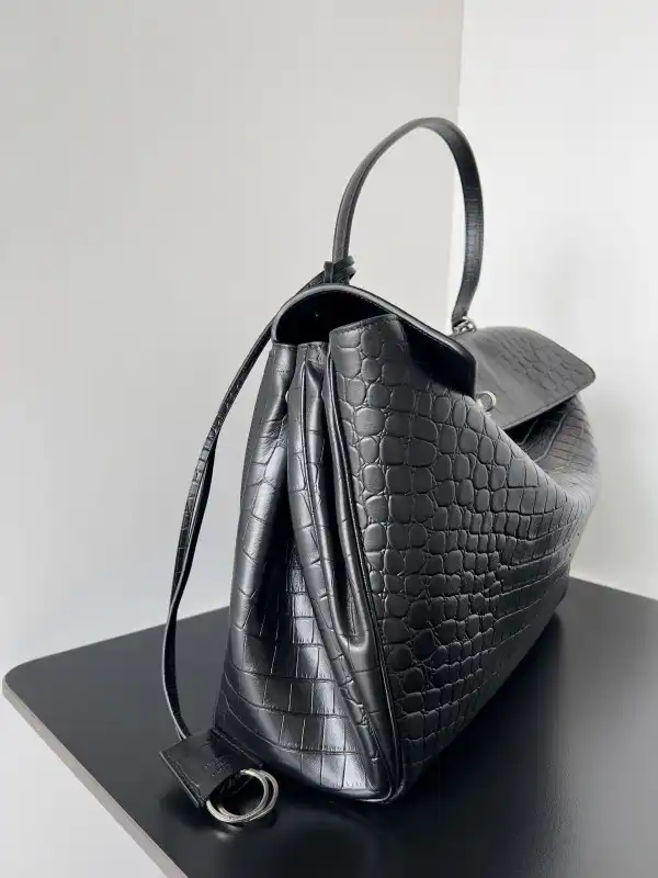 First bag ru BALENCIAGA RODEO-39.8*29.9*12.9CM