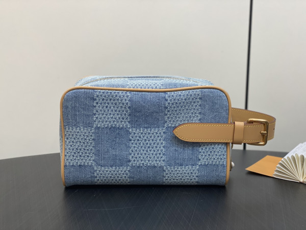 HOT SALE LOUIS VUITTON LOCKER DOPP KIT bag-23*13*12CM