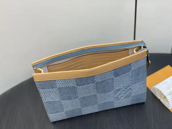 TO LOUIS VUITTON POCHETTE VOYAGE-27*21*6CM