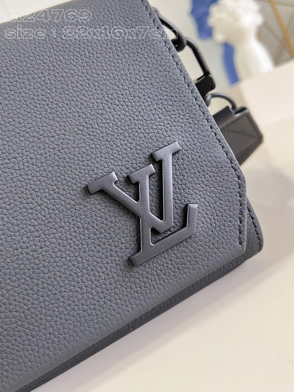 HOT SALE LOUIS VUITTON Takeoff Messenger PM-22*16.5*7CM