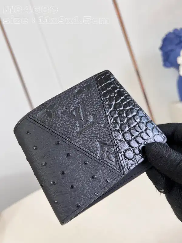 First bag ru LOUIS VUITTON MULTIPLE WALLET-11.5*9*1.5cm