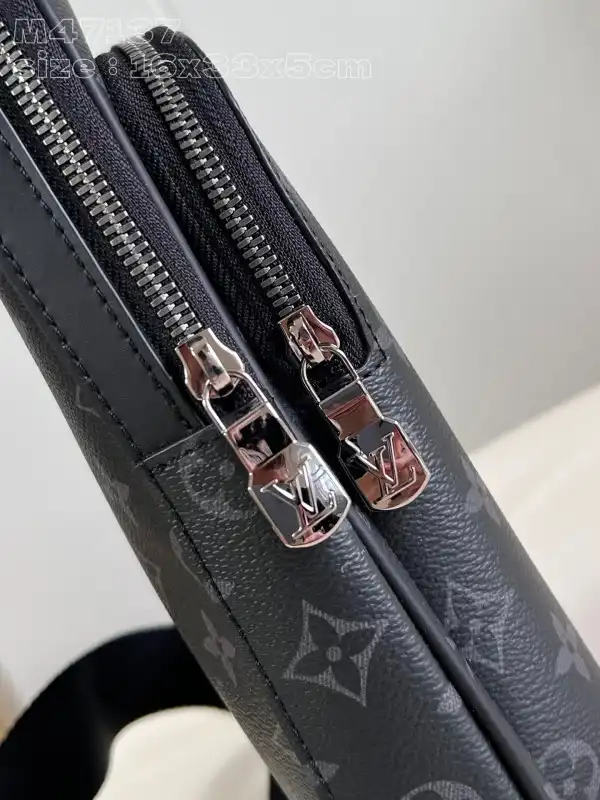 LOUIS VUITTON Avenue Slingbag-16*33*5.7CM